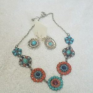 ❤ 2/$30 ECU necklace and earrings